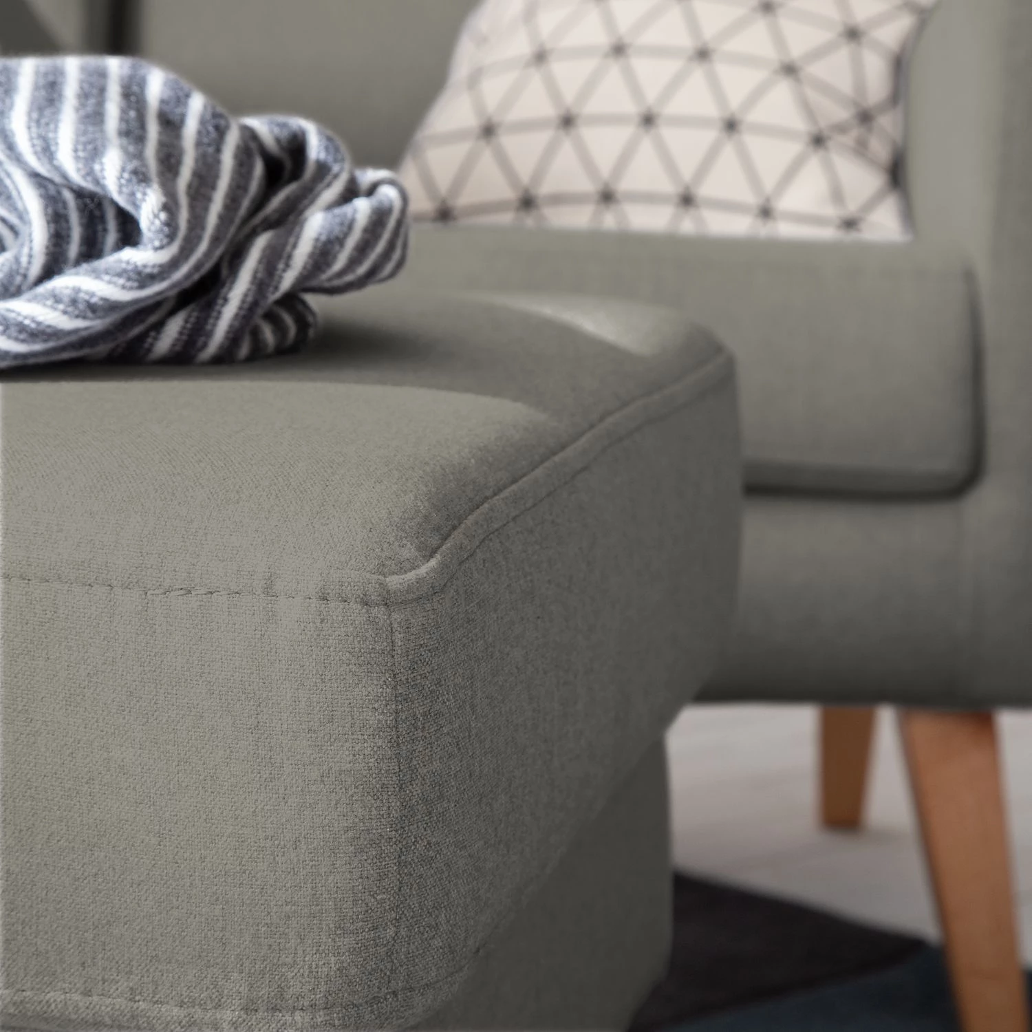 Mørteens Fauteuil à oreilles Bucoli - Gris - Avec repose-pieds 13 Mørteens Fauteuil à oreilles Bucoli - Gris - Avec repose-pieds – Image 11