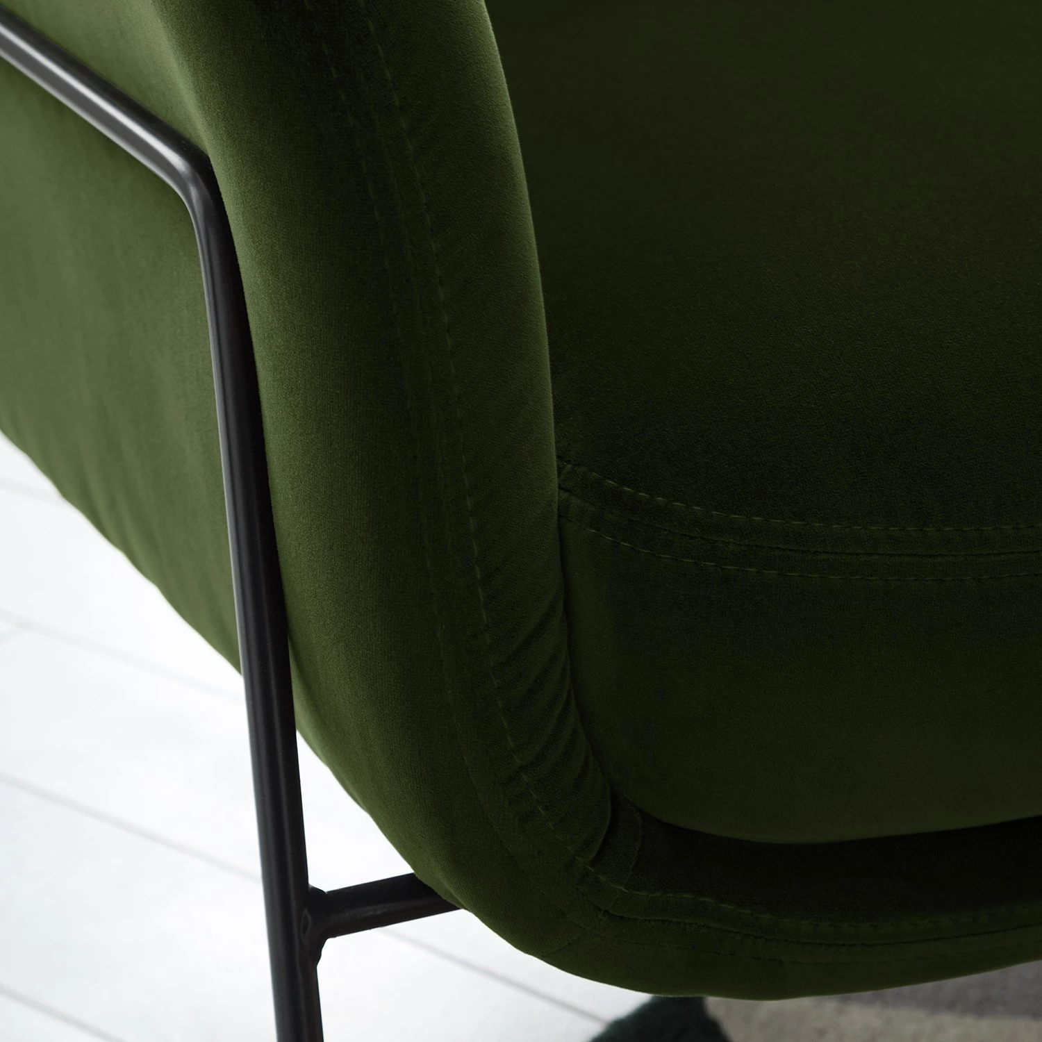 Studio Copenhagen Fauteuil Lubz - Velours - Vert foncé 13 Studio Copenhagen Fauteuil Lubz - Velours - Vert foncé – Image 11