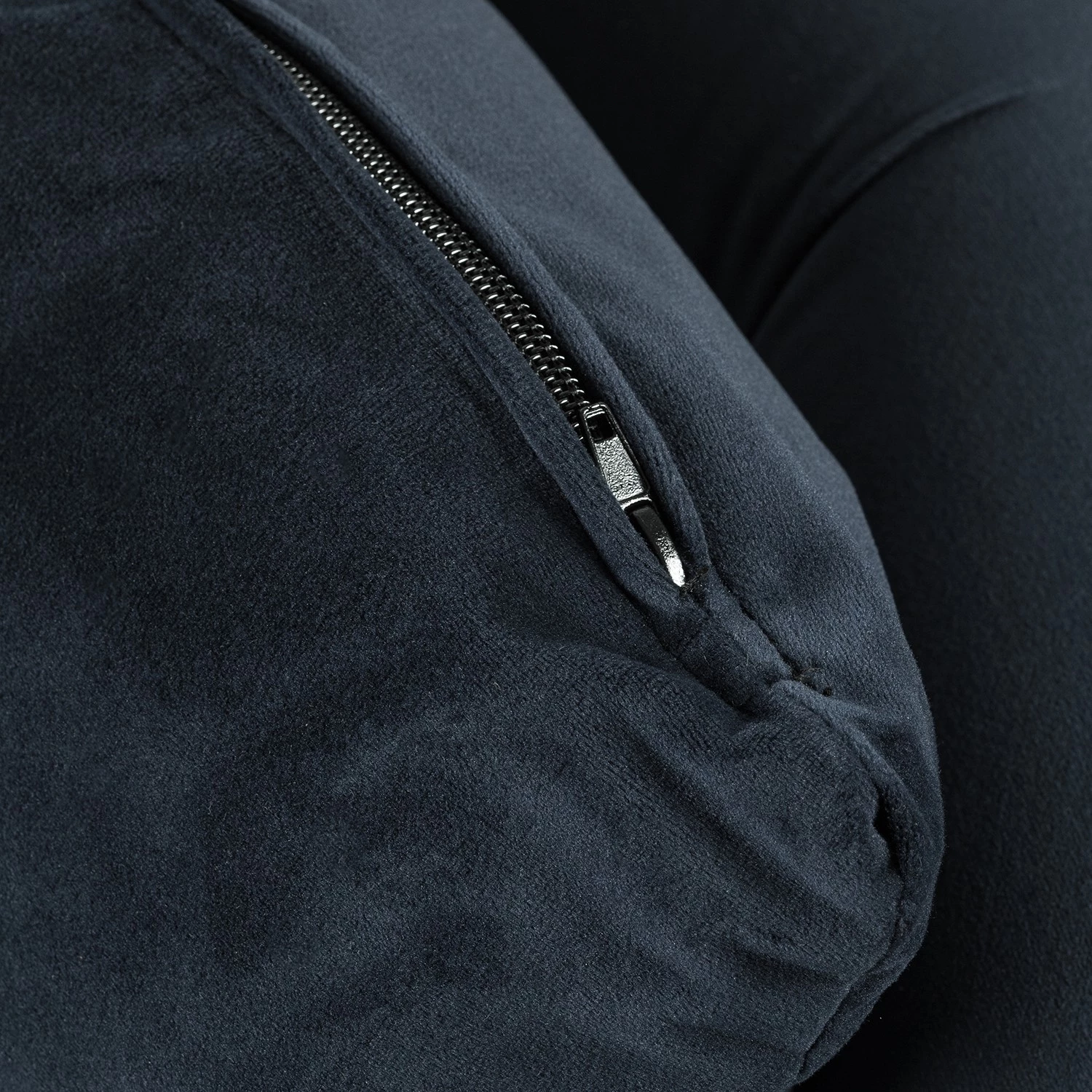 Maison Belfort Fauteuil Drysdale - Velours - Bleu marine 18 Maison Belfort Fauteuil Drysdale - Velours - Bleu marine – Image 16