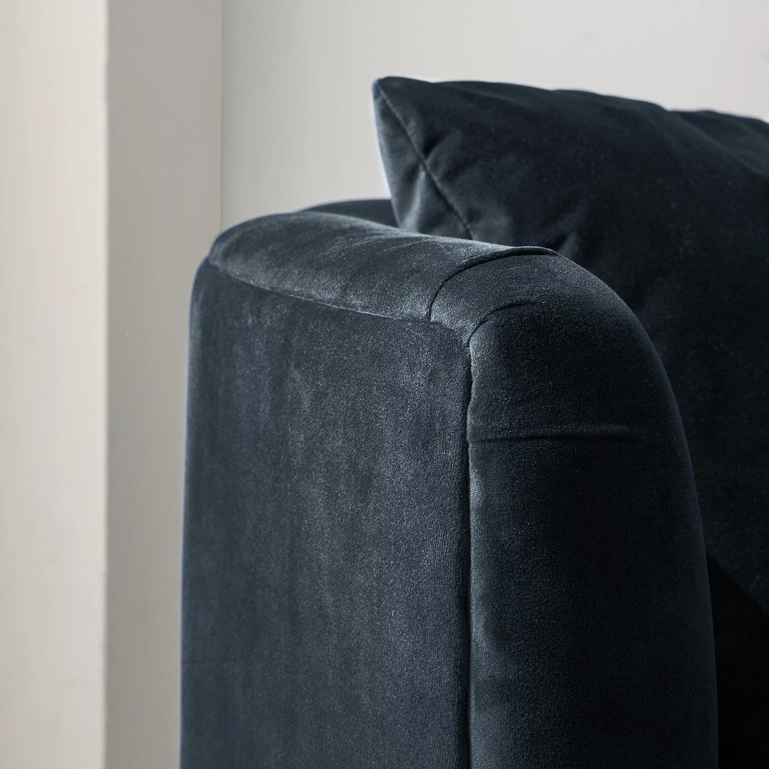 Maison Belfort Fauteuil Drysdale - Velours - Bleu marine 14 Maison Belfort Fauteuil Drysdale - Velours - Bleu marine – Image 12