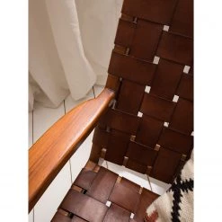 Ars manufacti Fauteuil design Bourbourg - Cuir tressé / Teck massif - marron cognac / Teck 33 Ars manufacti Fauteuil design Bourbourg - Cuir tressé / Teck massif - marron cognac / Teck -Pas Cher Fauteuils Magasin 1000183947 200406 13490700004 DETAILS P000000001000183947