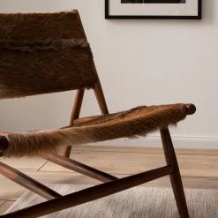 Ars manufacti Fauteuil design Howden - Poils de vache / Teck massif - Motif vache / Teck -Pas Cher Fauteuils Magasin 1000183950 200529 13275800008 DETAILS P000000001000183950