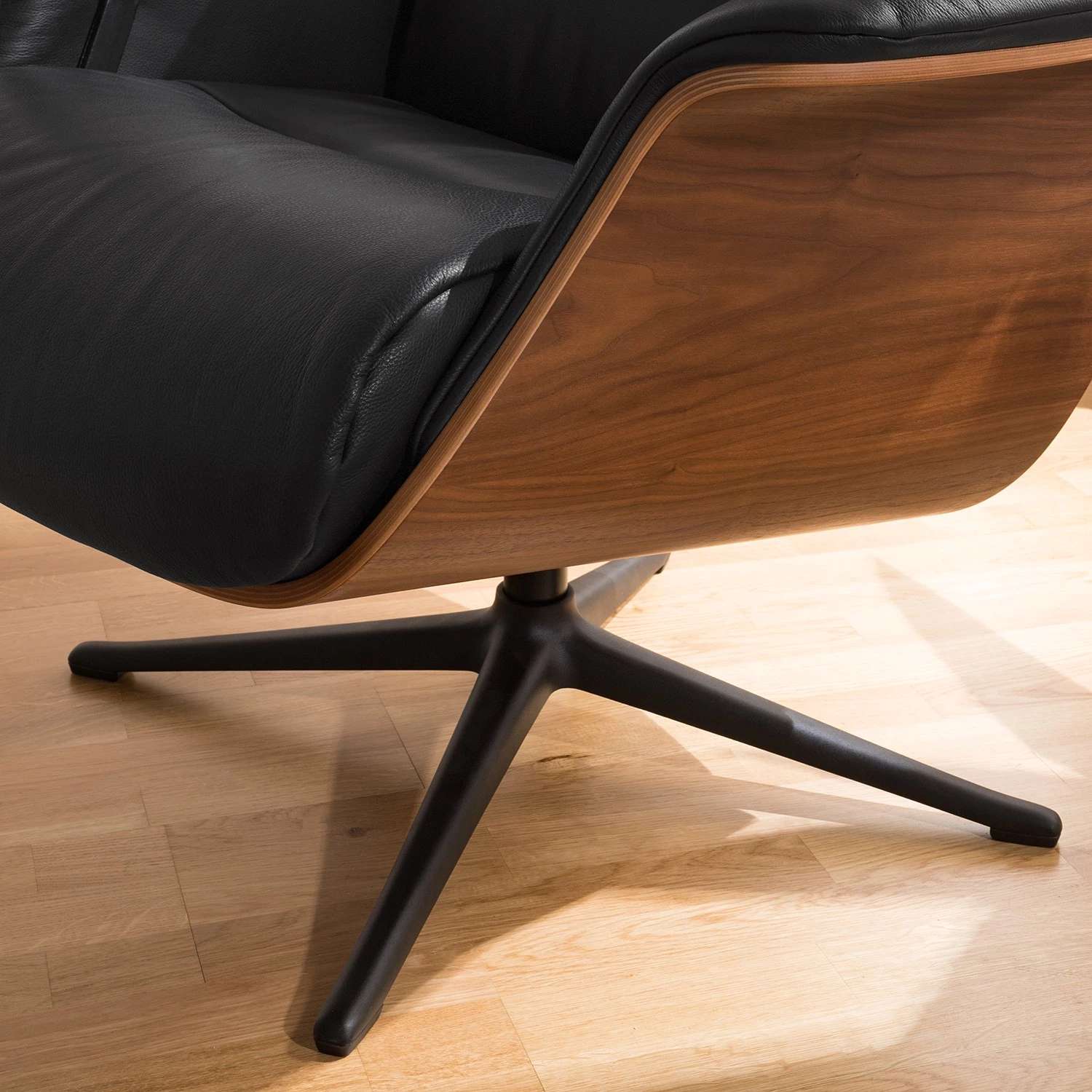 Studio Copenhagen Fauteuil relax Anderson I - Cuir véritable Neka : Noir - Noir - Noyer 15 Studio Copenhagen Fauteuil relax Anderson I - Cuir véritable Neka : Noir - Noir - Noyer – Image 13